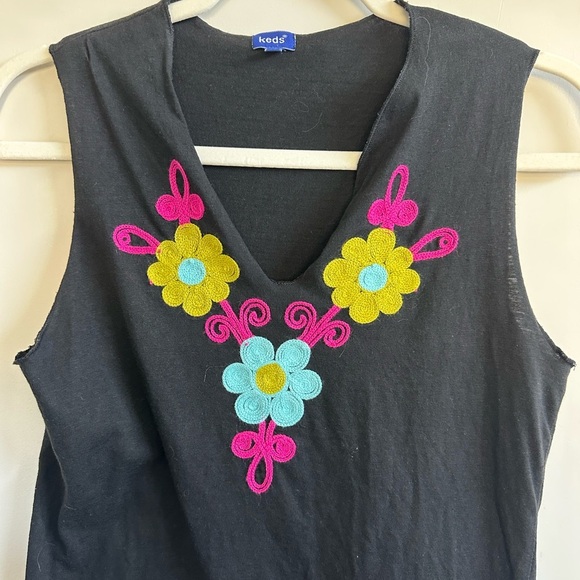 ❤️ Keds Black Tank Top with Colorful Floral Design Medium - Picture 2 of 5